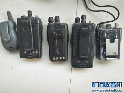 处理 路由一堆 对讲机一堆